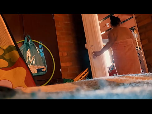 ❤️ Mae fy ewythr yn fy dilyn i mewn i'r gawod, mae'n fy ffycin tra byddaf yn cymryd cawod. ❤️❌ Fideo rhyw ar cy.filmexxx18.ru ❌❤